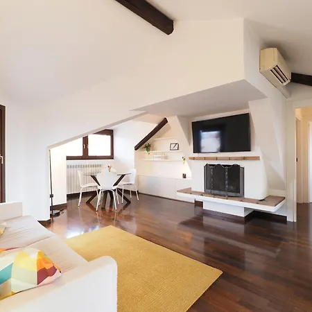 Apartment Primopiano - Tadino B Mailand